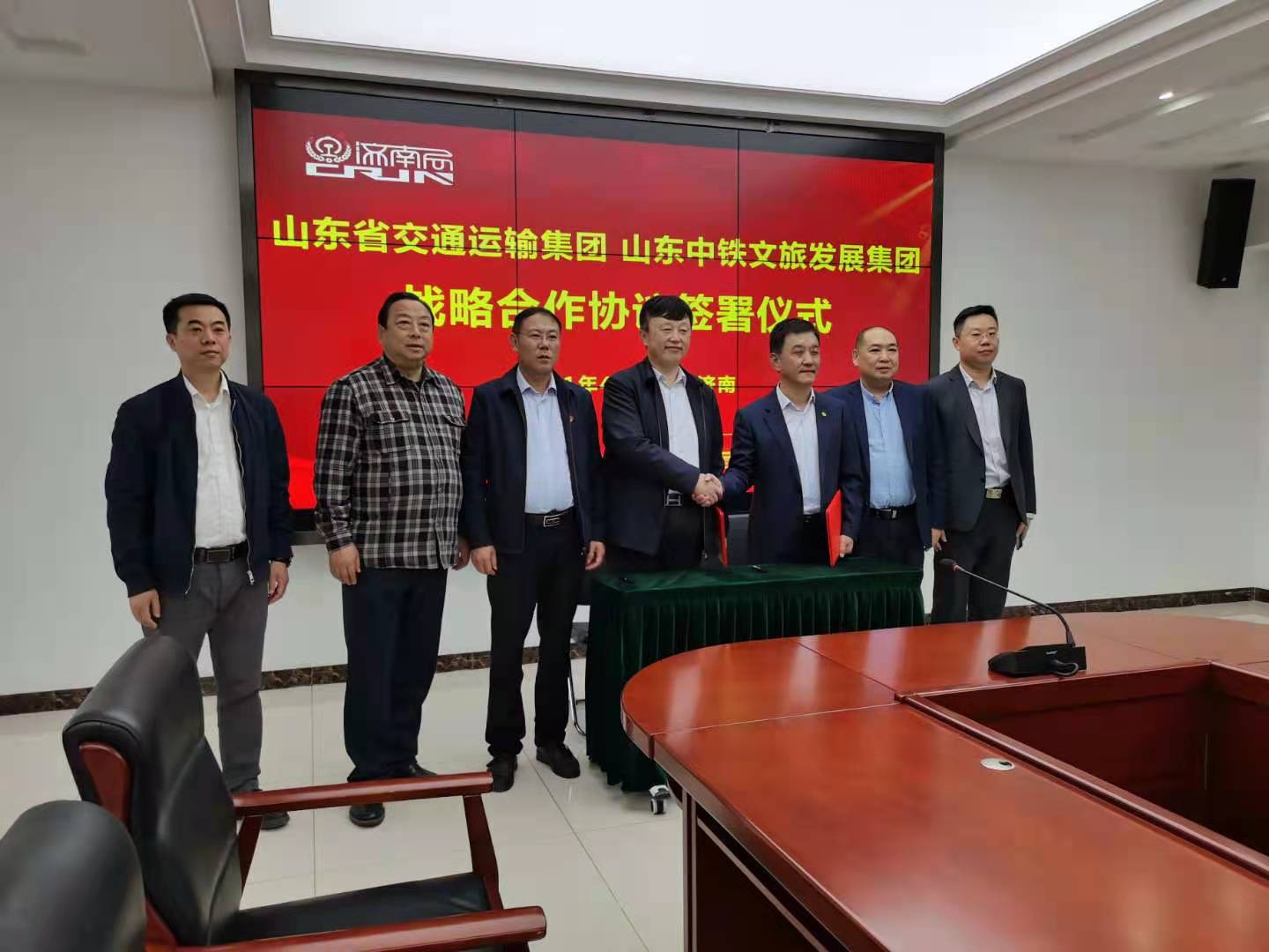 伟德体育官网 - 综合体育赛事平台|奥体中心相助同伴